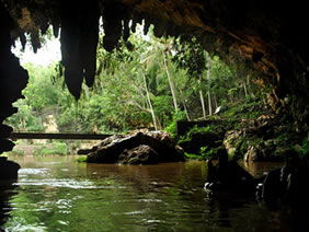 tubing pindul cave